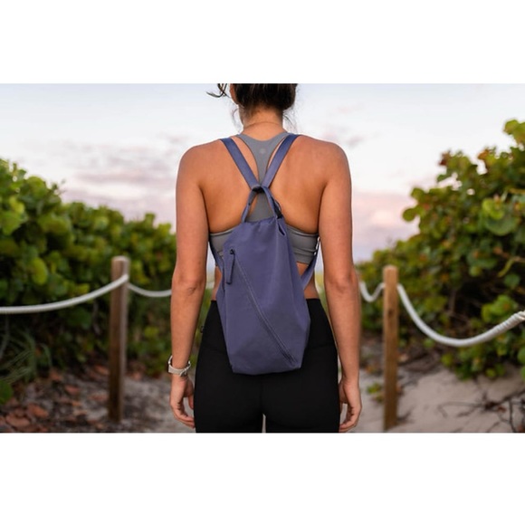 DAE Activewear - Sling Bag - Picture 1 of 4